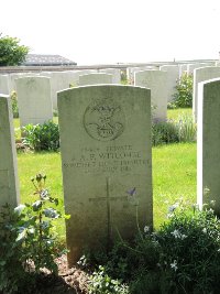 Couin New British Cemetery - Witcombe, J A F