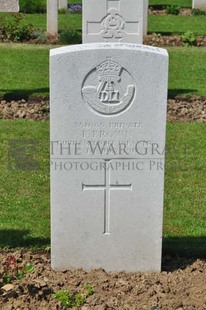 GLAGEON COMMUNAL CEMETERY - BROWN, FRANK