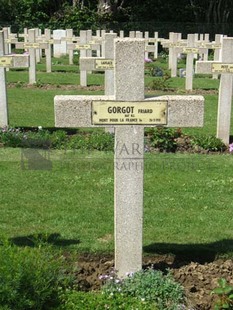 GLAGEON COMMUNAL CEMETERY - GORGOT, FRAIRD