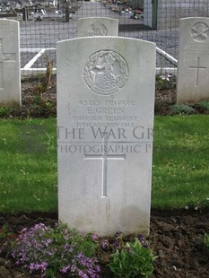 GLAGEON COMMUNAL CEMETERY - GREEN, E