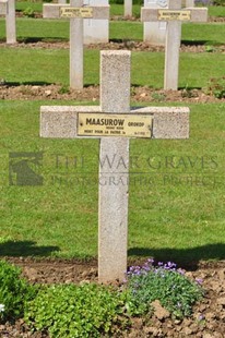 GLAGEON COMMUNAL CEMETERY - MAASUROW, QROKOP