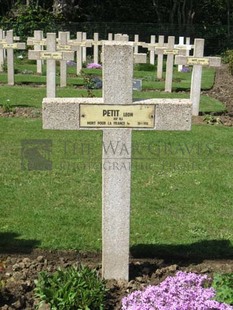 GLAGEON COMMUNAL CEMETERY - PETIT, LEON