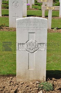 GLAGEON COMMUNAL CEMETERY - REED, F