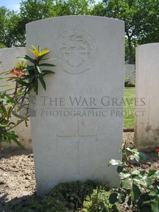 BERKS CEMETERY EXTENSION - CHALLIS, WILLIAM GUY FAWCETT