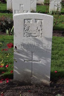 BERKS CEMETERY EXTENSION - EYRES, CHARLES