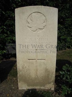 BERKS CEMETERY EXTENSION - SMITH, REGINALD ABBOTT