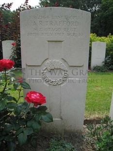 BERKS CEMETERY EXTENSION - TRAFFORD, ARTHUR RAYMOND