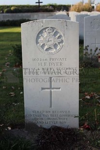 DADIZEELE NEW BRITISH CEMETERY - DYER, HERBERT FRANK