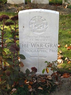 DADIZEELE NEW BRITISH CEMETERY - MOORE, J E