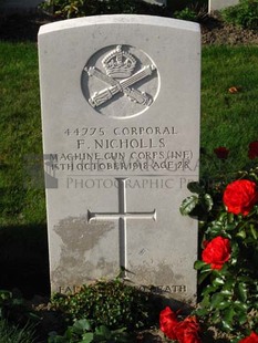 DADIZEELE NEW BRITISH CEMETERY - NICHOLLS, F