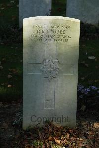 Croisilles British Cemetery - Cooper, G R