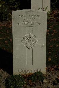 Croisilles British Cemetery - Daly, A