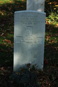 Croisilles British Cemetery - Day, H H