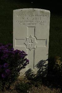 Croisilles British Cemetery - Dutt, Harold Lamont