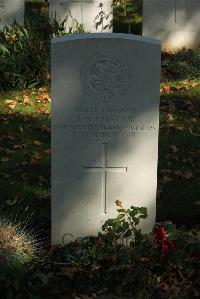 Croisilles British Cemetery - Foster, J R