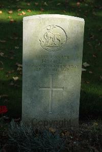 Croisilles British Cemetery - Gill, H