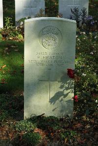 Croisilles British Cemetery - Heaton, Richard