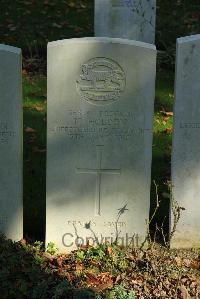 Croisilles British Cemetery - Holden, H