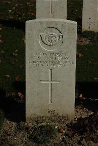 Croisilles British Cemetery - Holliday, T W