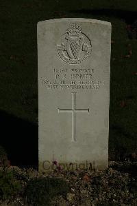 Croisilles British Cemetery - Homer, D R