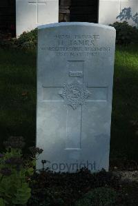 Croisilles British Cemetery - James, H