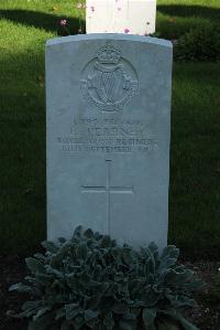 Croisilles British Cemetery - Kearney, E