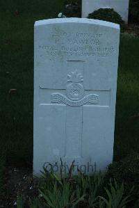 Croisilles British Cemetery - Lawlor, P