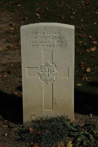 Croisilles British Cemetery - Leonard, W