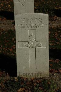 Croisilles British Cemetery - Lynch, T J