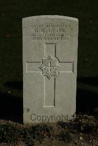 Croisilles British Cemetery - Lythe, G B