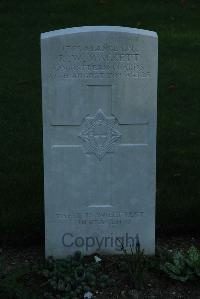 Croisilles British Cemetery - MacKett, R W