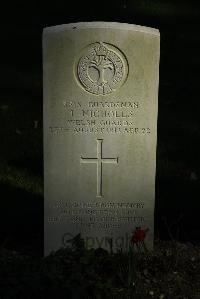 Croisilles British Cemetery - Nicholls, James