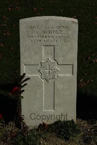 Croisilles British Cemetery - Noddle, T