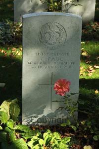 Croisilles British Cemetery - Page, T