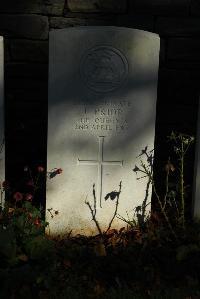 Croisilles British Cemetery - Prior, J