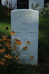 Croisilles British Cemetery - Reece, William Robert