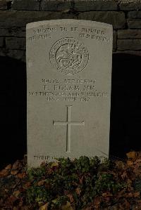 Croisilles British Cemetery - Rosam, T