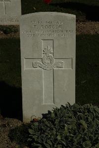 Croisilles British Cemetery - Roscoe, T