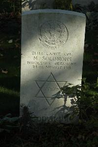 Croisilles British Cemetery - Solomons, M