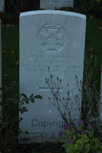 Croisilles British Cemetery - Sullivan, H