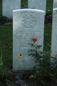 Croisilles British Cemetery - Turner, H