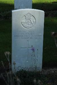 Croisilles British Cemetery - Vasey, H