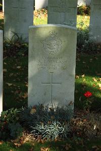 Croisilles British Cemetery - Viveash, A J