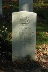 Croisilles British Cemetery - Walton, W