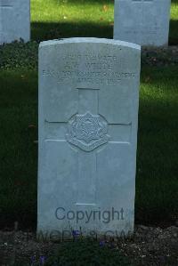 Croisilles British Cemetery - White, A W