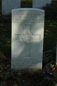 Croisilles British Cemetery - Wickens, H