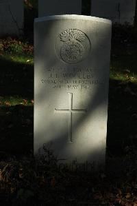 Croisilles British Cemetery - Woolley, J L