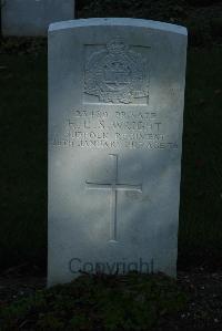 Croisilles British Cemetery - Wright, H E S