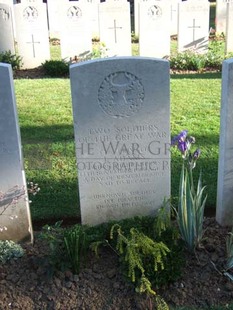 Y RAVINE CEMETERY, BEAUMONT-HAMEL - ADAMS, JAMES