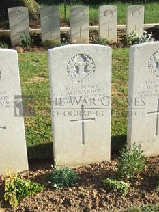 Y RAVINE CEMETERY, BEAUMONT-HAMEL - ALEXANDER, PETER